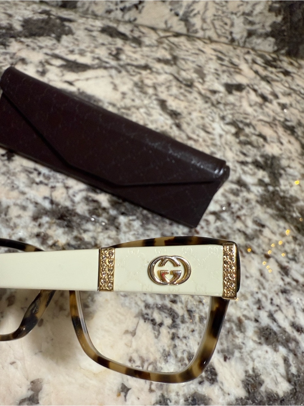 Gucci women’s Tortoiseshell Acetate Optical Frames with Dark Brown Logo Case - Picture 7 of 8